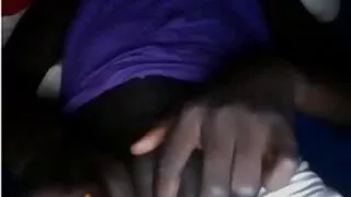 Peituda menina amadora gostosa brasileira cums em Espartilho e Meias
