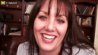 Flexível Morena deepthroats e adora pau no sites pornos amadores brasileiros cu