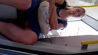 Peituda Mulher Madura sobre a mesa se rendeu vídeo pornô amador brasileiro ao massagista