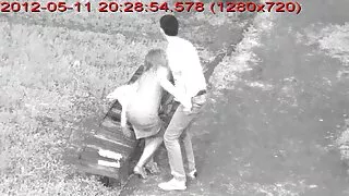 Loira brasileiras na ciririca com rabo de silicone junta-se ao rabo para sexo anal